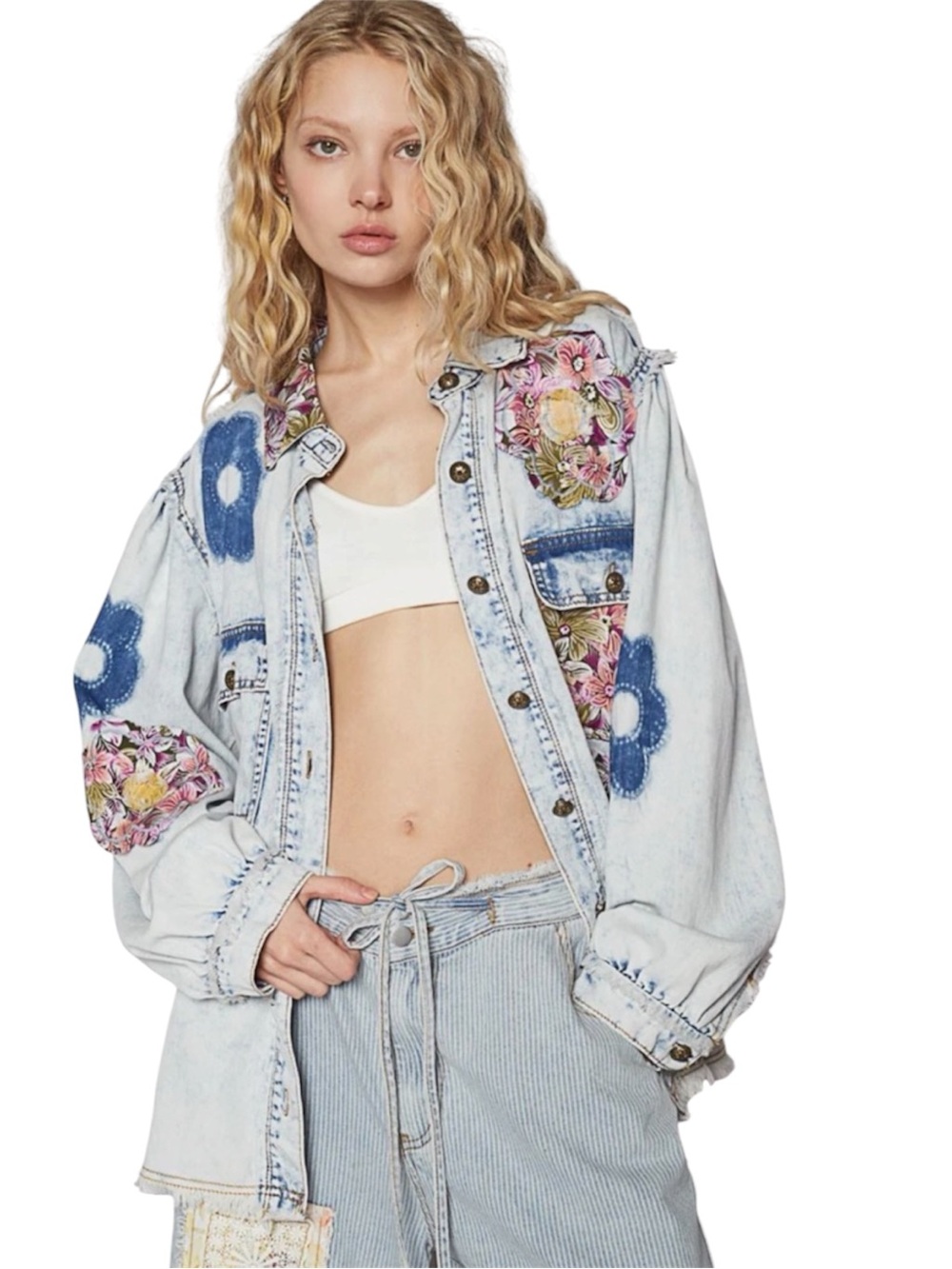 POL Women's Floral Appliqué Patched Frayed Hem Denim Jacket Blue Small NWOT